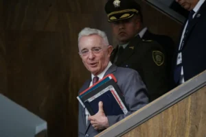 expresidente Alvaro Uribe renuncia a la prescripción